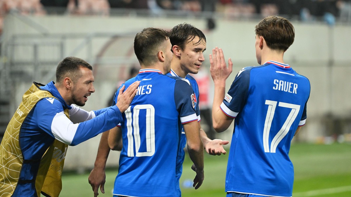 Radosť hráčov Slovenska po strelení gólu na 1:0 počas zápasu C-divízie Ligy národov (LN) Slovensko - Estónsko.