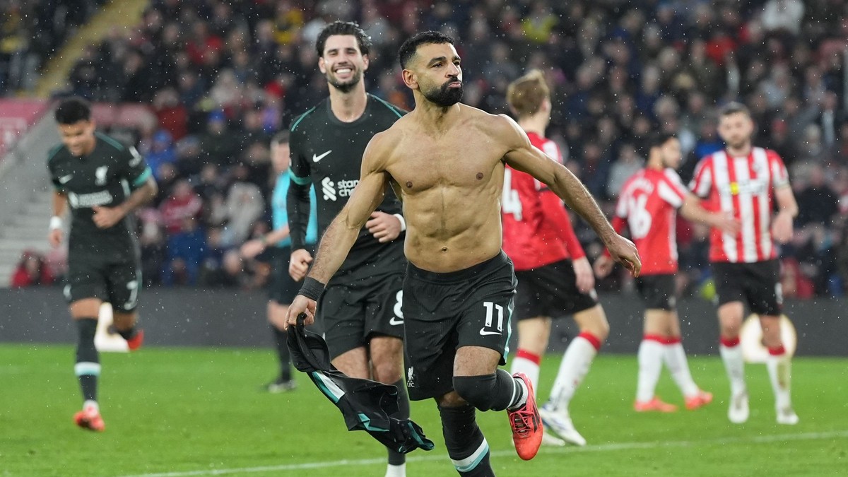 Mohamed Salah sa teší po strelenom góle v zápase Southampton FC - Liverpool FC v 12. kole Premier League.