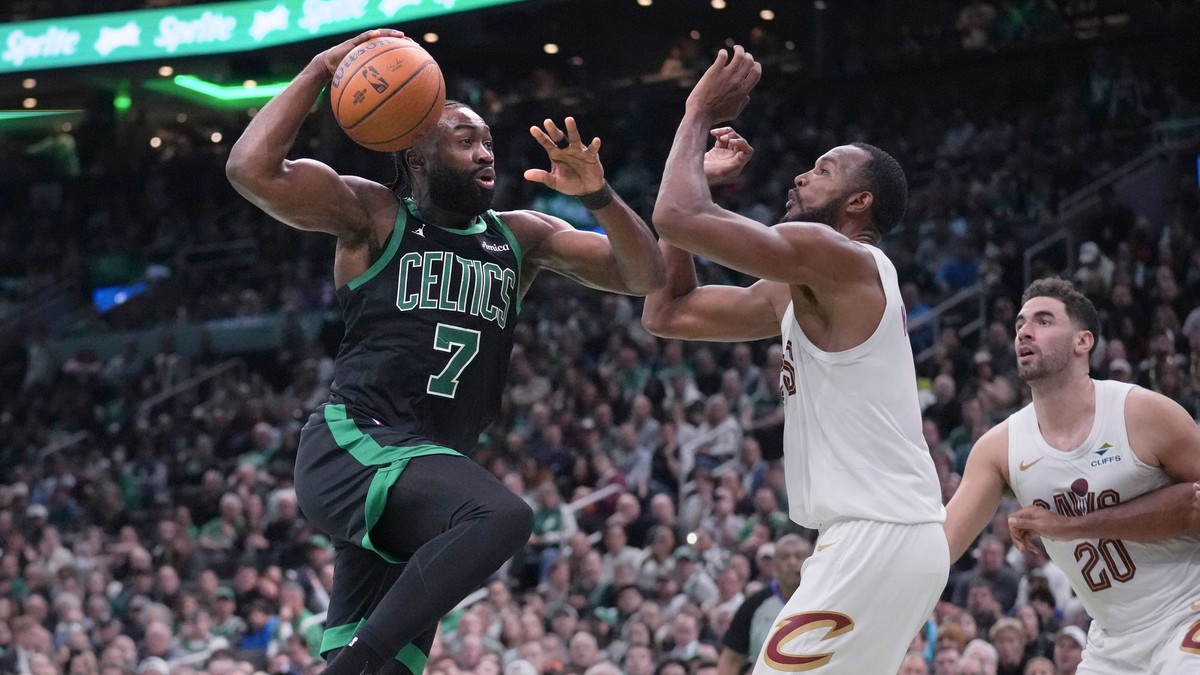 Jaylen Brown (7) v zápase proti Clevelandu Cavaliers.