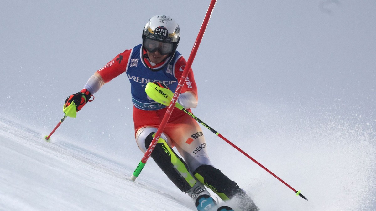 ONLINE: Slalom žien v stredisku Kranjska Gora dnes, Svetový pohár LIVE - 1. kolo. Preteky odštartuje Wendy Holdenerová.