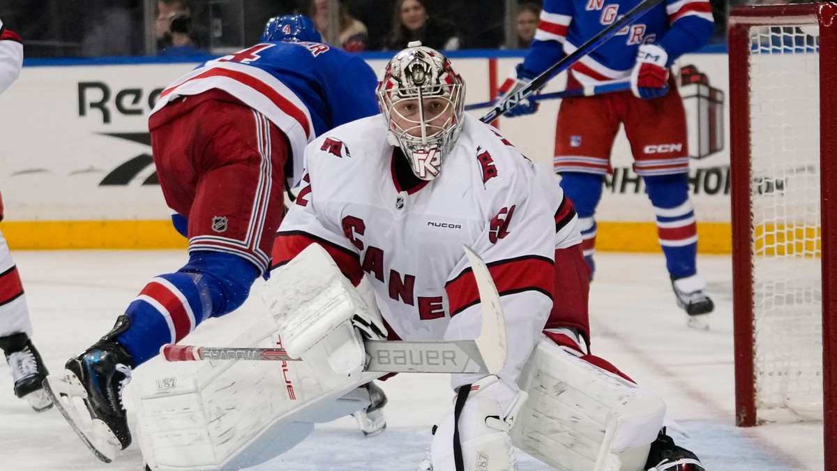 Pjotr Kočetkov v zápase proti New York Rangers.