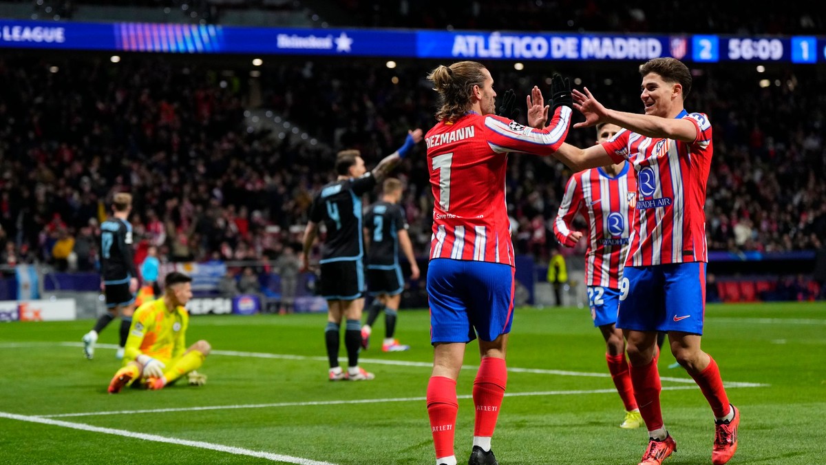 Antoine Griezmann sa teší z gólu v zápase Ligy majstrov Atlético Madrid - Slovan Bratislava.