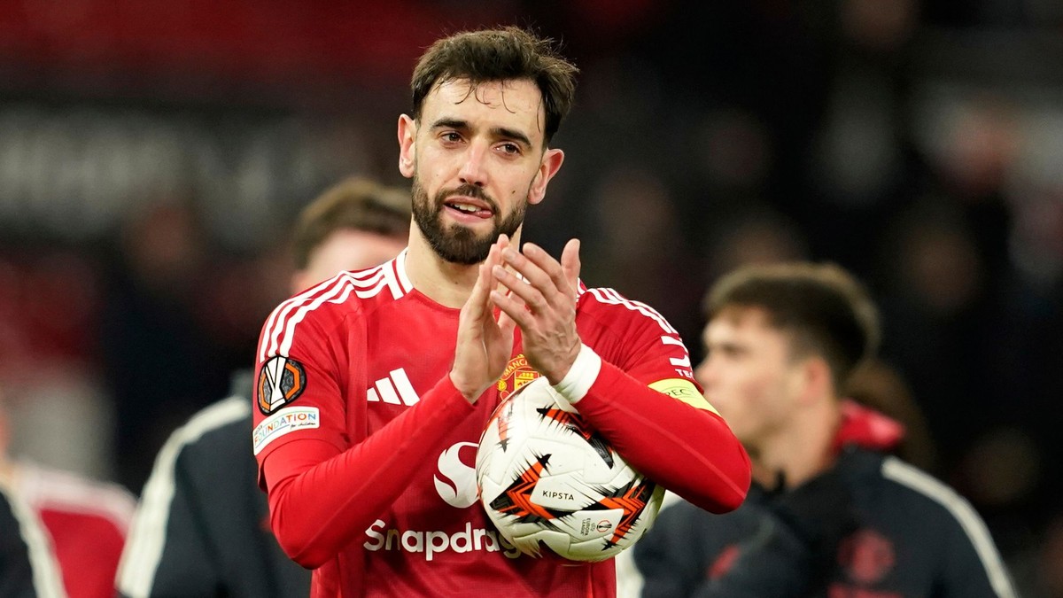Portugalský futbalista Bruno Fernandes v drese Manchestru United. 