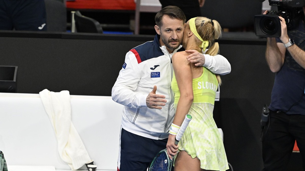 Rebecca Šramková a kapitán tímu Matej Lipták