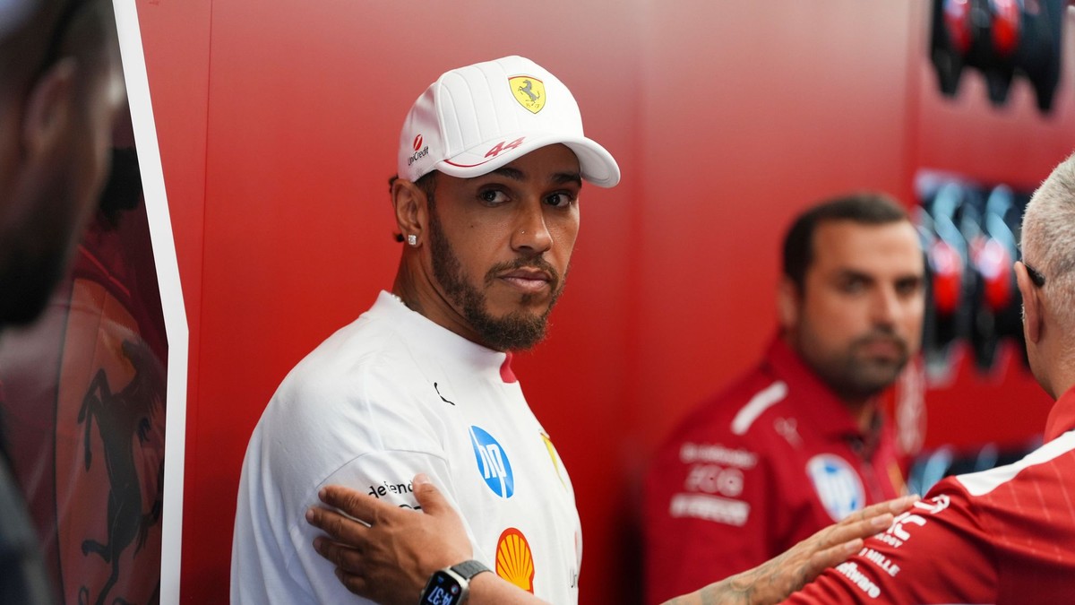 Britský pilot Ferrari Lewis Hamilton.