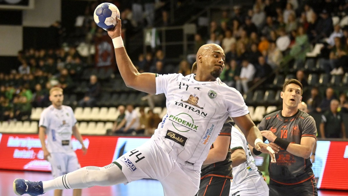 Lucas Araxá Barros v zápase Tatran Prešov - MŠK Považská Bystrica v 1. finále play-off Niké Handball extraligy.