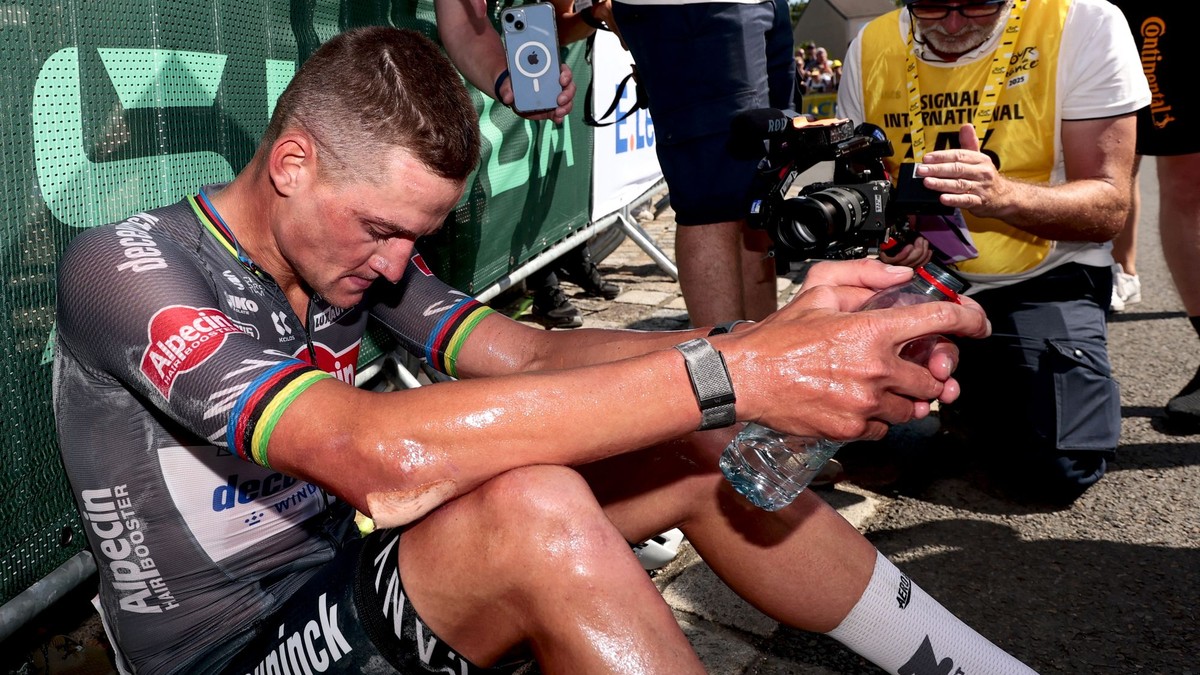 Vyčerpaný Mathieu van der Poel po šiestej etape Tour de France 2025.
