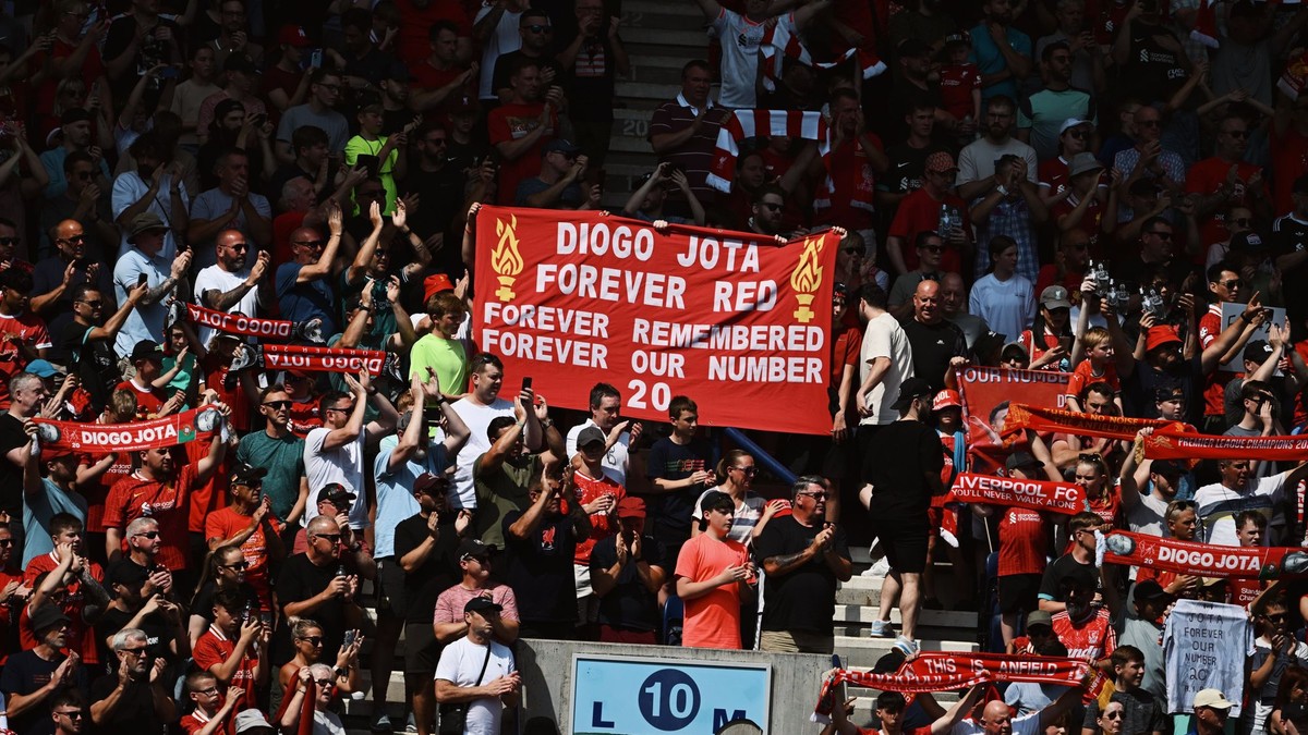 Fanúšikovia Liverpoolu. 