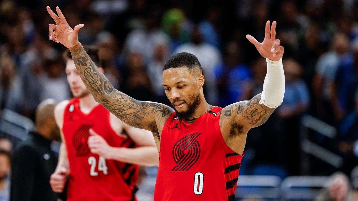 Damian Lillard sa raduje v zápase zámorskej NBA proti tímu Orlando Magic.