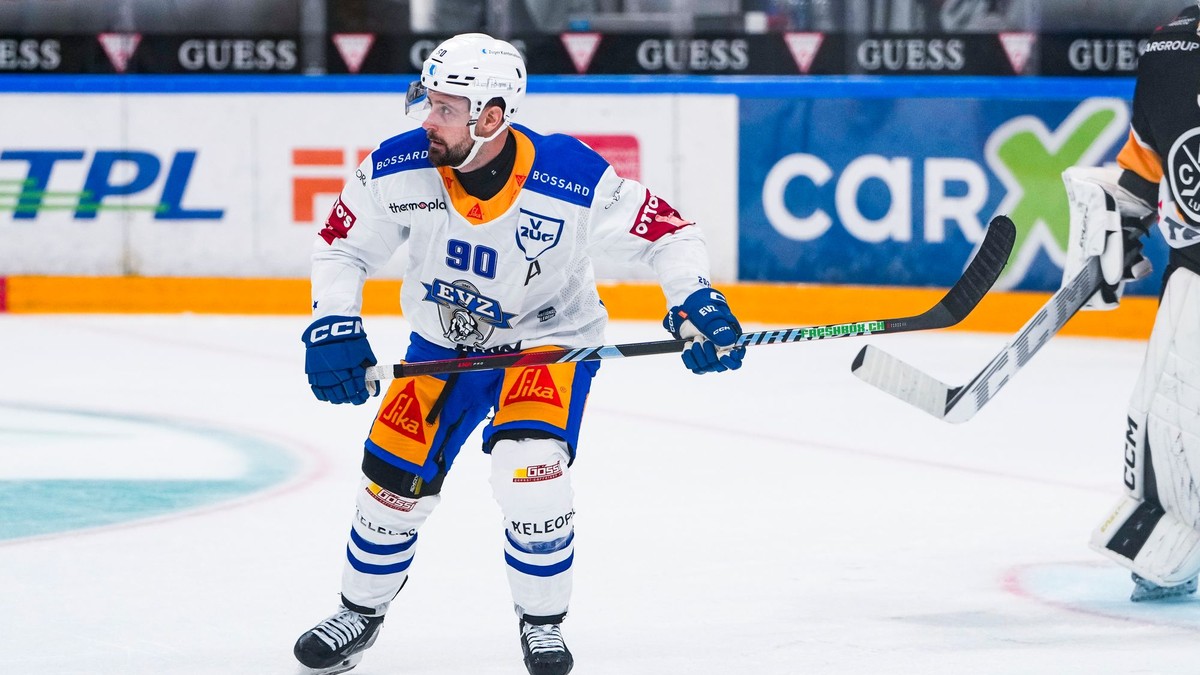 Tomáš Tatar v drese Zugu. 