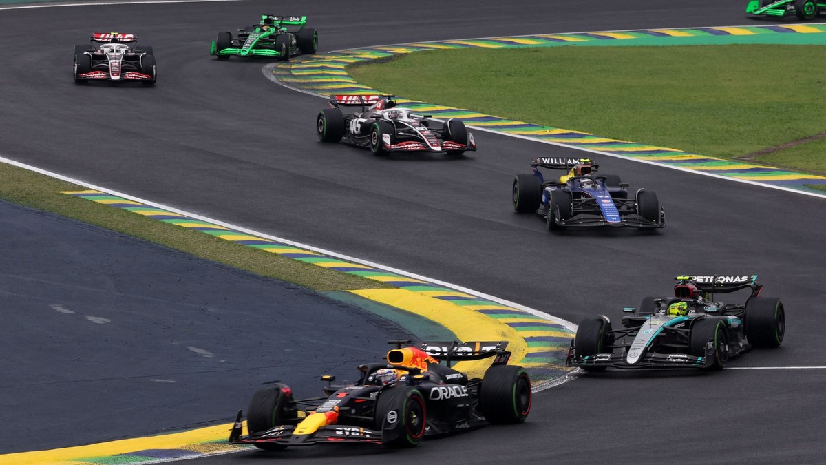 Monoposty F1 počas Veľkej ceny Brazílie.