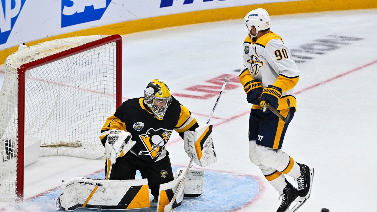 Sergej Murašov v bráne Pittsburghu.