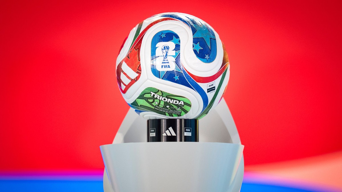 Oficiálna futbalová lopta MS 2026 s názvom Trionda.