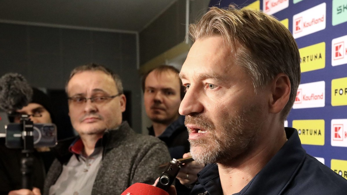 Hlavný tréner slovenskej hokejovej reprezentácie Vladimír Országh počas mediálneho programu slovenskej hokejovej reprezentácie v príprave na turnaj Vianočný Kaufland Cup 2025.
