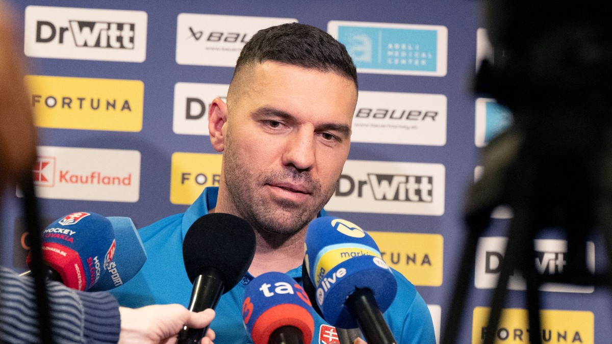 Na snímke tréner slovenskej hokejovej reprezentácie do 20 rokov Peter Frühauf.