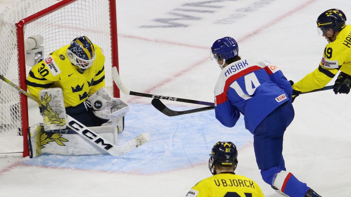 Fotka zo zápasu Slovensko - Švédsko na MS v hokeji hráčov do 20 rokov 2026.