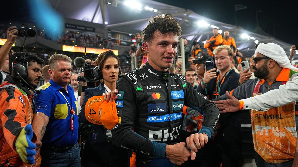 Lando Norris oslavuje zisk majstrovského titulu.