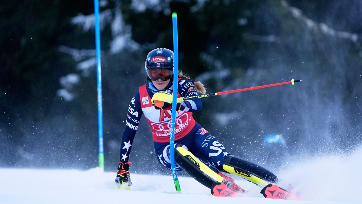 Američanka Mikaela Shiffrinová počas 1. kola slalomu žien Svetového pohára alpských lyžiarok v rakúskom Semmeringu.