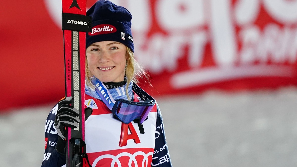 Američanka Mikaela Shiffrinová sa raduje z víťazstva v slalome Svetového pohára alpských lyžiarok v rakúskom Semmeringu. 