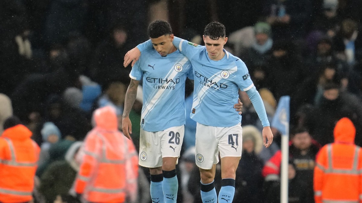 Savinho a Phil Foden. 