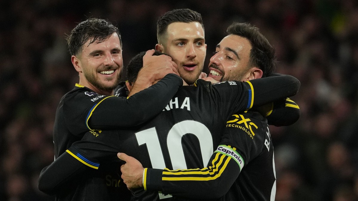 Hráči tímu Manchester United sa radujú z gólu v zápase 15. kola anglickej Premier League Wolverhampton Wanderers - Manchester United.