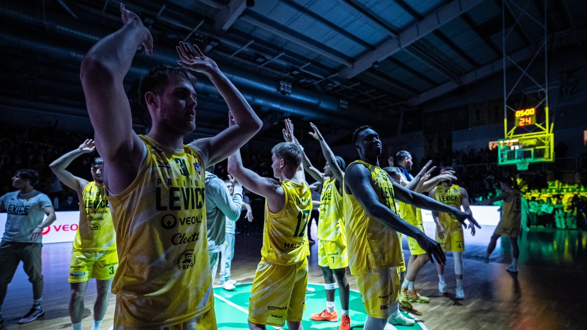 Hráči Levíc oslavujú víťazstvo