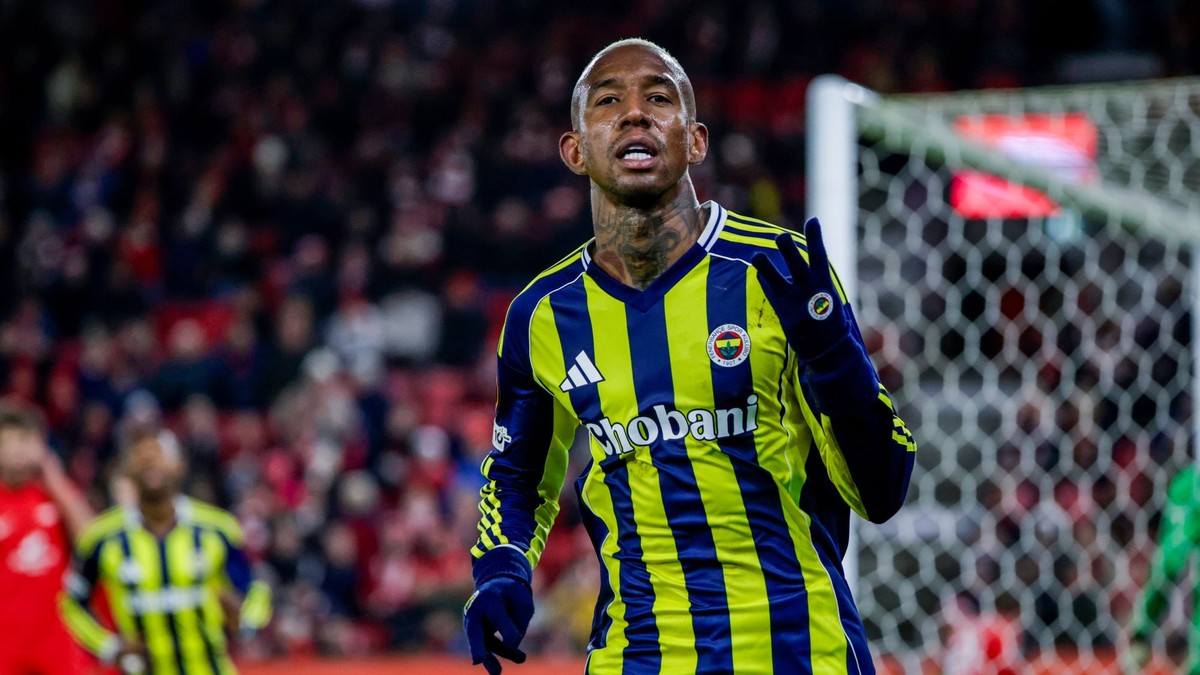 Anderson Talisca oslavuje gól v sieti Brann Bergen.