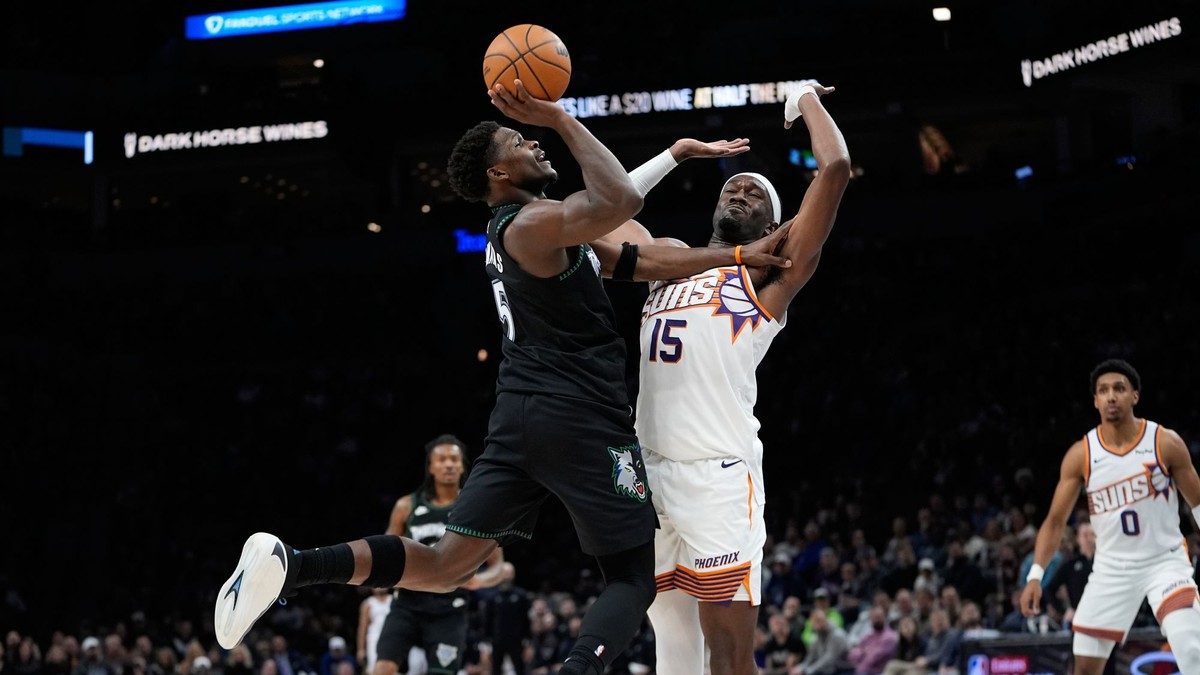 Momentka zo zápasu Minnesota - Phoenix