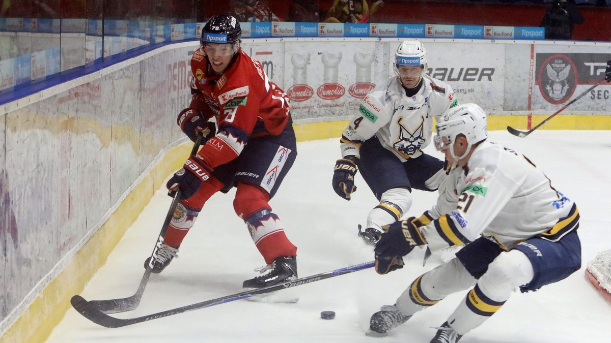 Carter Berger (Spišská Nová Ves) a Adam Žiak (Spišská Nová Ves) počas 40. kola Tipsport ligy.