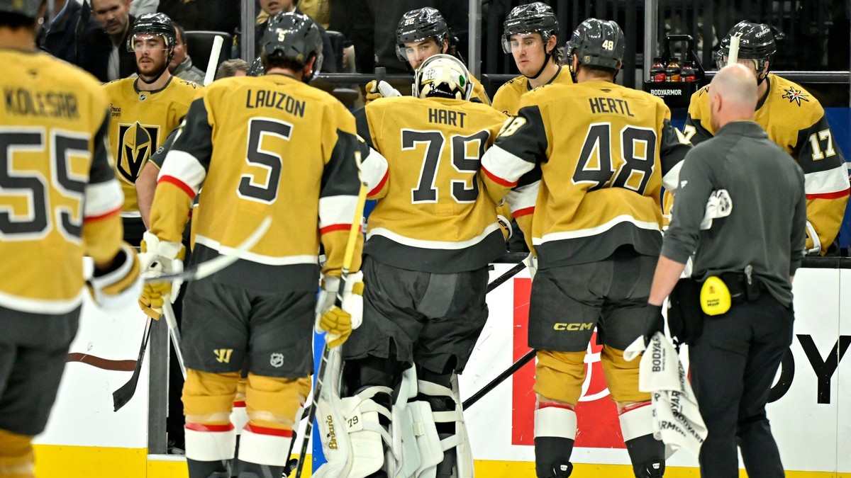 Carter Hart utrpel zranenie.