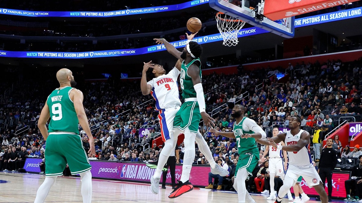 Momentka zo zápasu Detroit - Boston.