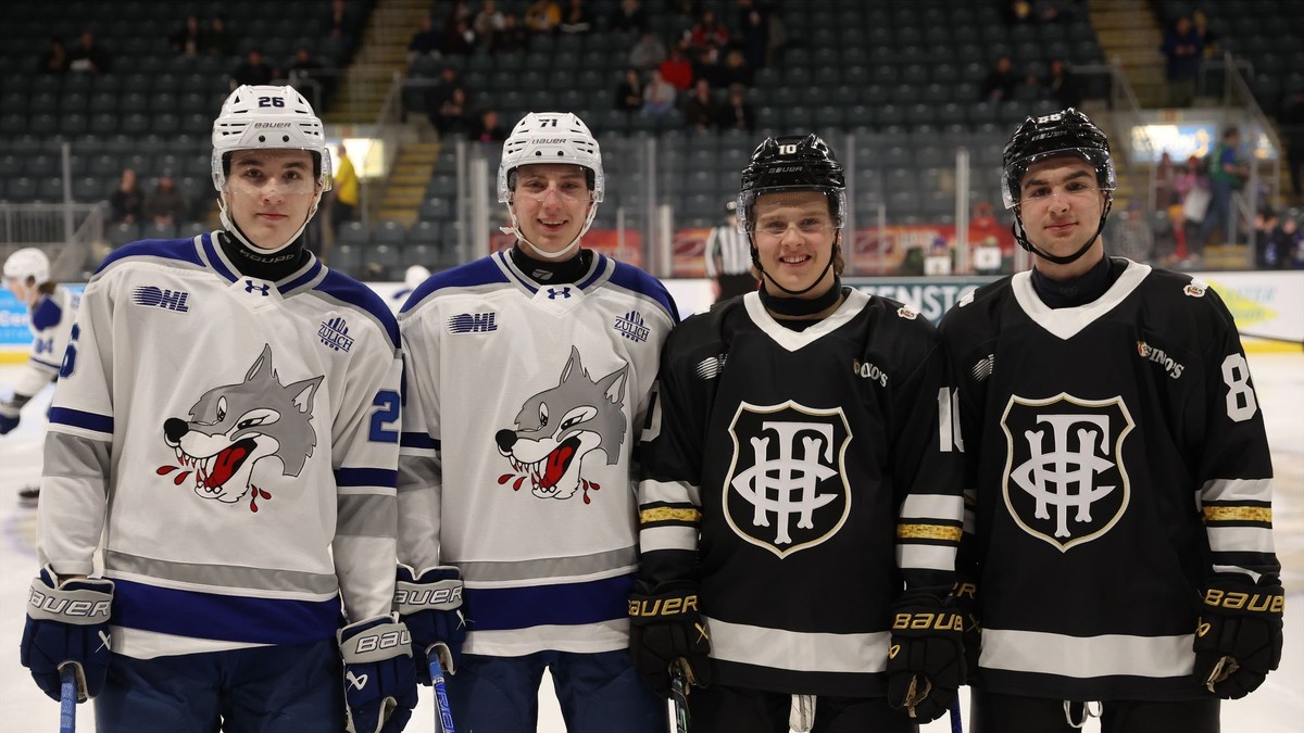 Slovenská štvorica v zápase Kingstonu so Sudbury.