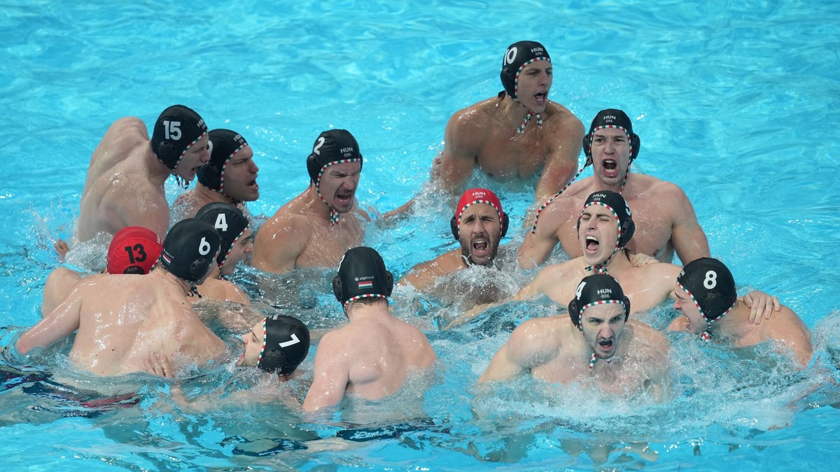 Vodní pólisti Maďarska počas semifinále ME 2026.