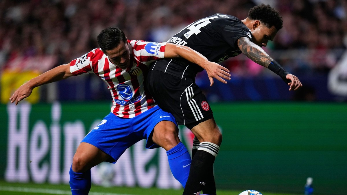 Giacomo Raspadori (vľavo)