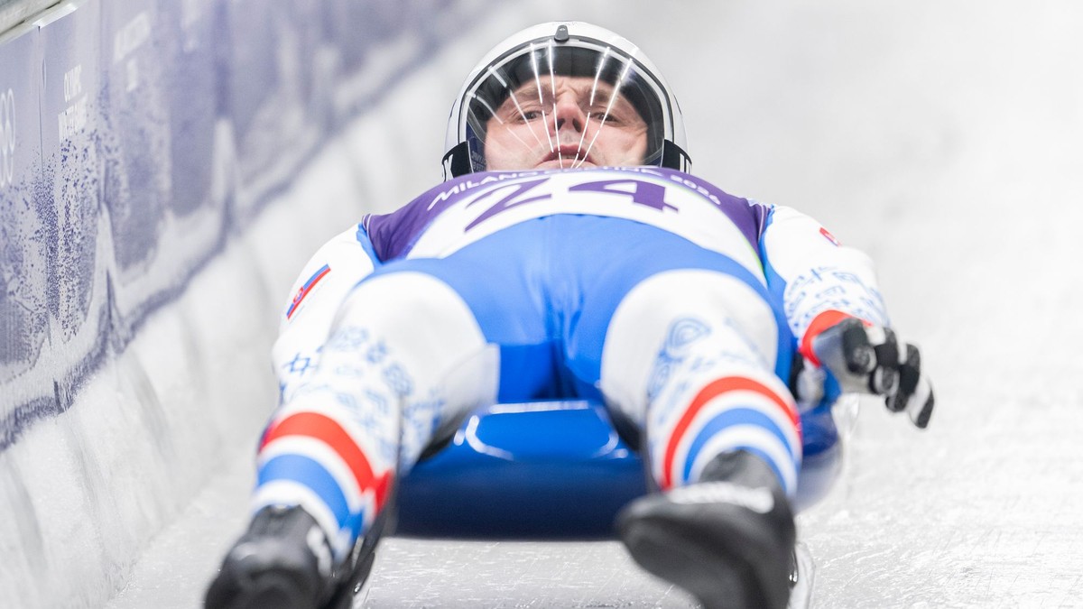 Jozef Ninis preteká v 1. jazde v súťaži mužov na zimných olympijských hrách v talianskom meste Cortina d'Ampezzo. 