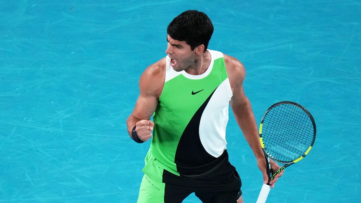 Carlos Alcaraz oslavuje víťazstvo a zisk titulu na Australian Open 2026.