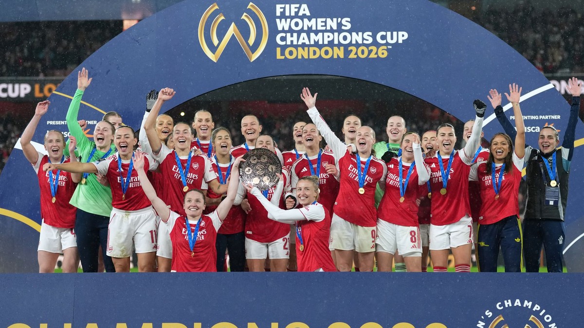 Futbalistky Arsenalu sa tešia z víťazstva.