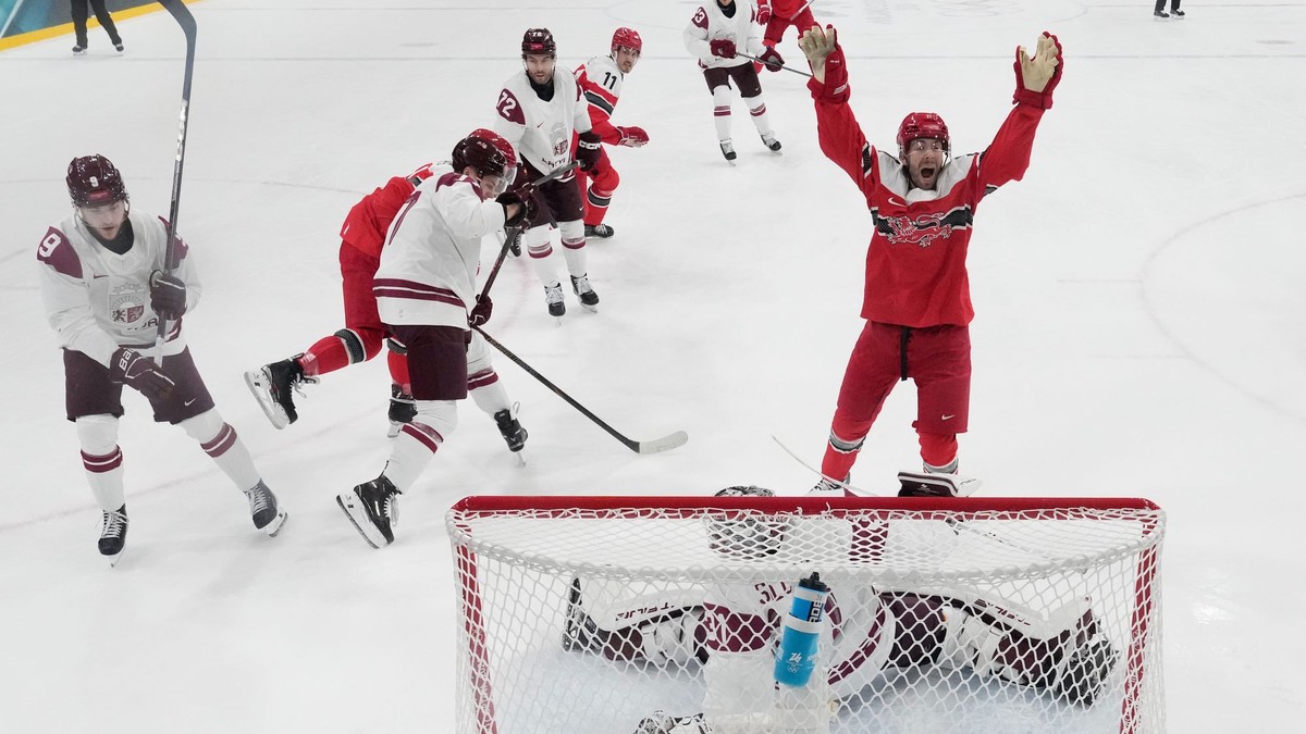 Nikolaj Ehlers (24) sa teší z gólu Dánov.