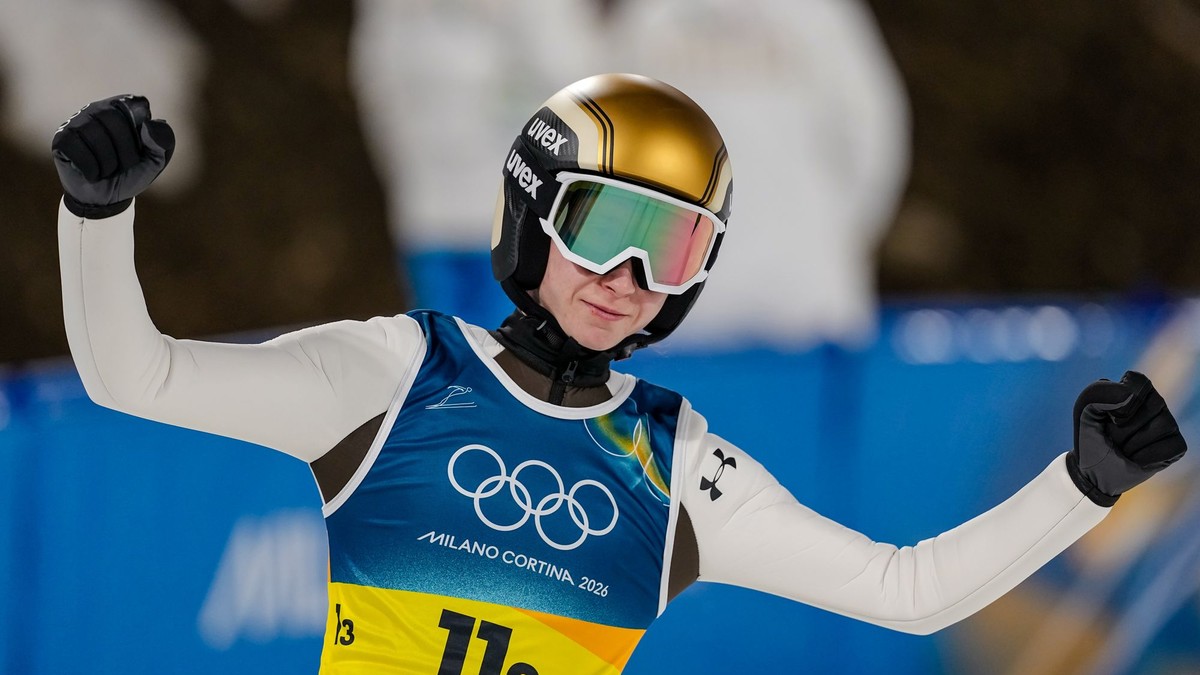 Nika Prevc sa raduje zo zlata na ZOH 2026.