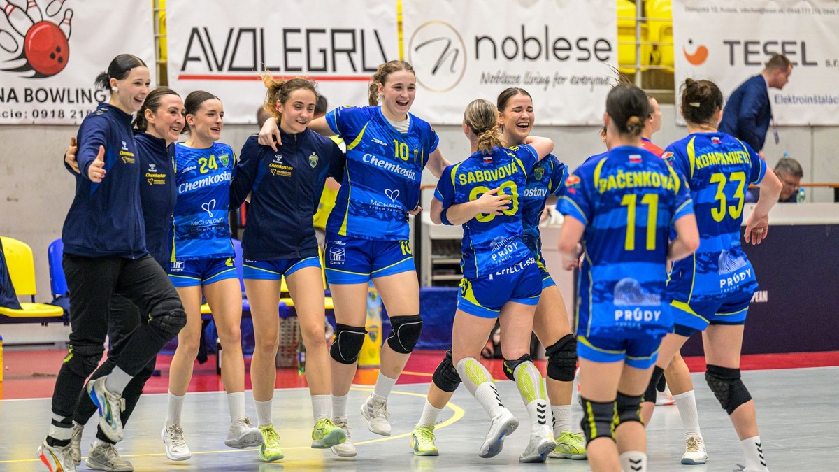 Na snímke hádzanárky Michaloviec.