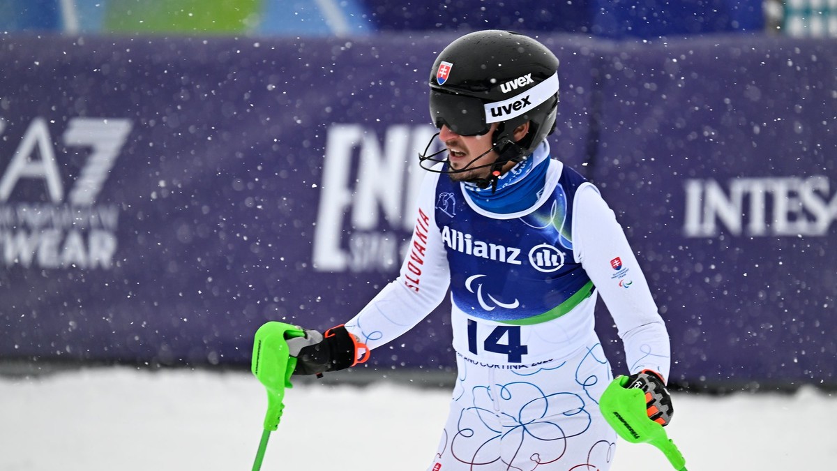 Na snímke slovenský paralpský lyžiar Marek Kubačka.