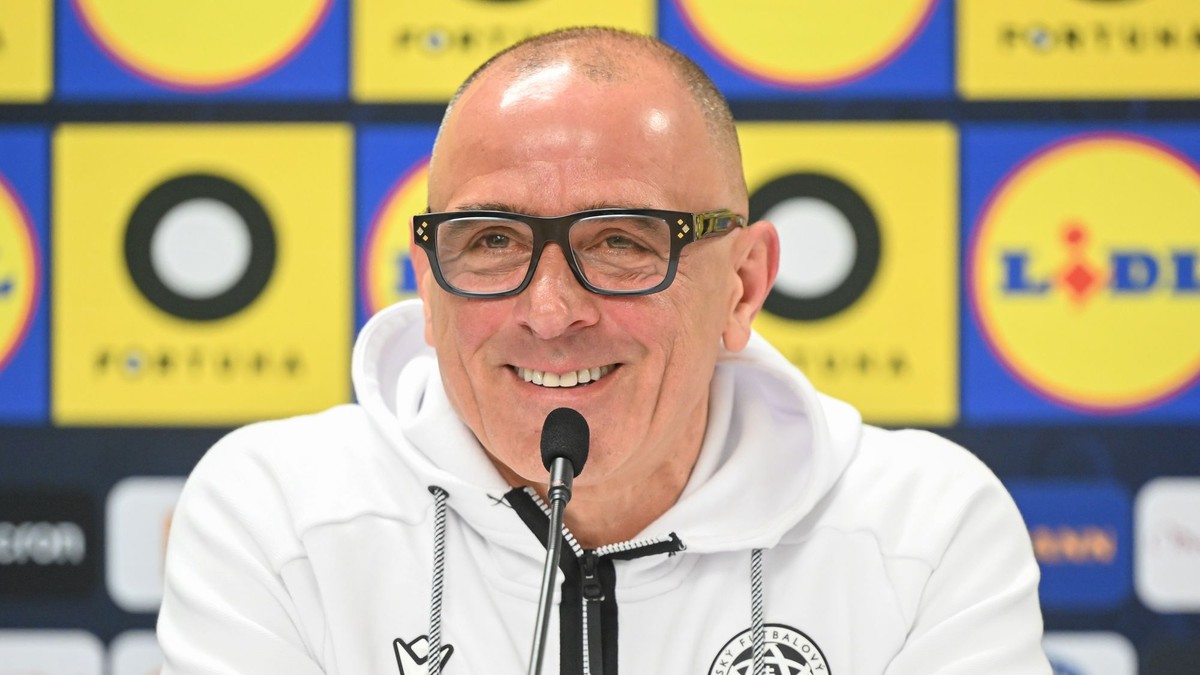 Tréner slovenskej futbalovej reprezentácie Francesco Calzona. 