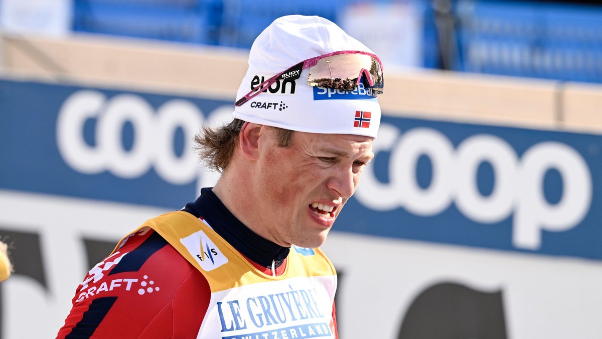 Nórsky bežec na lyžiach Johannes Kläbo.