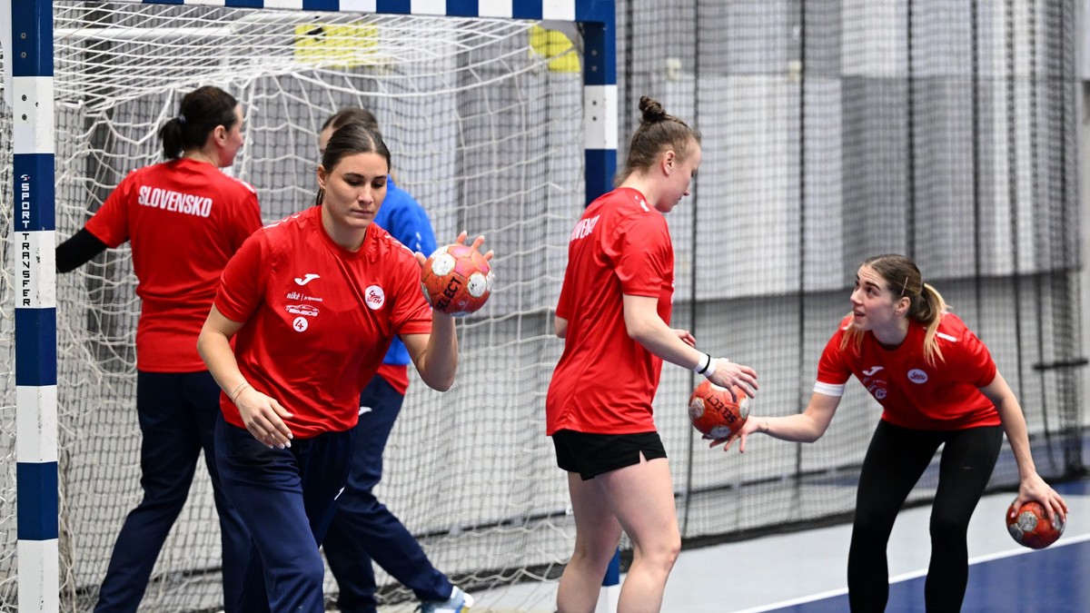 Slovenské hádzanárky trénujú na zraze v Michalovciach v pondelok 2. marca 2026.
