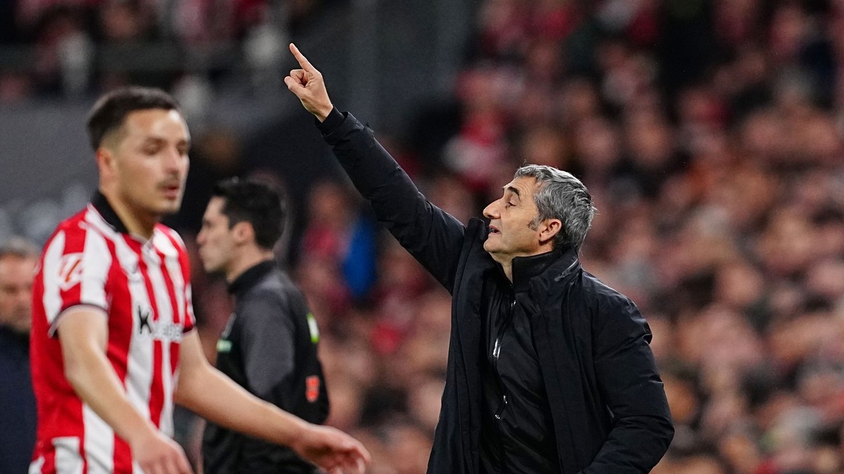 Tréner Ernesto Valverde.