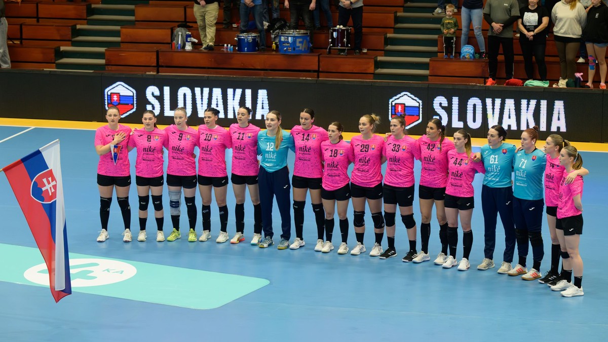 Na snímke reprezentantky Slovenska.