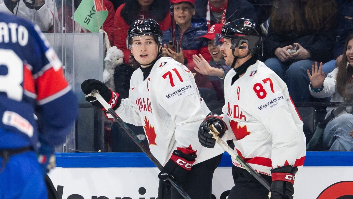 Macklin Celebrini a Sidney Crosby.