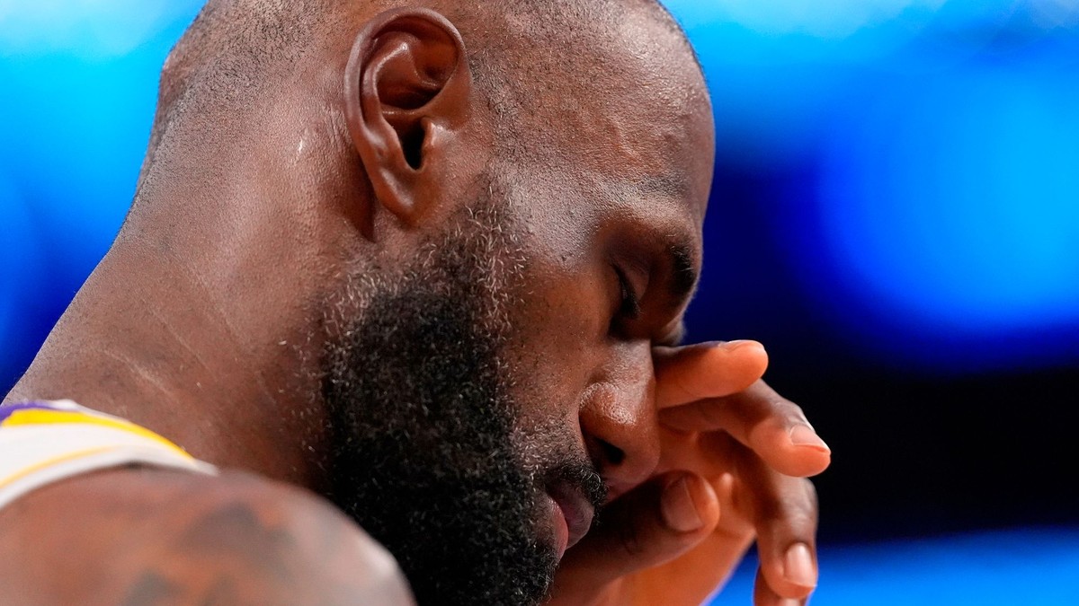 Hráč Los Angeles Lakers LeBron James po prehre s Oklahomou City Thunder. 