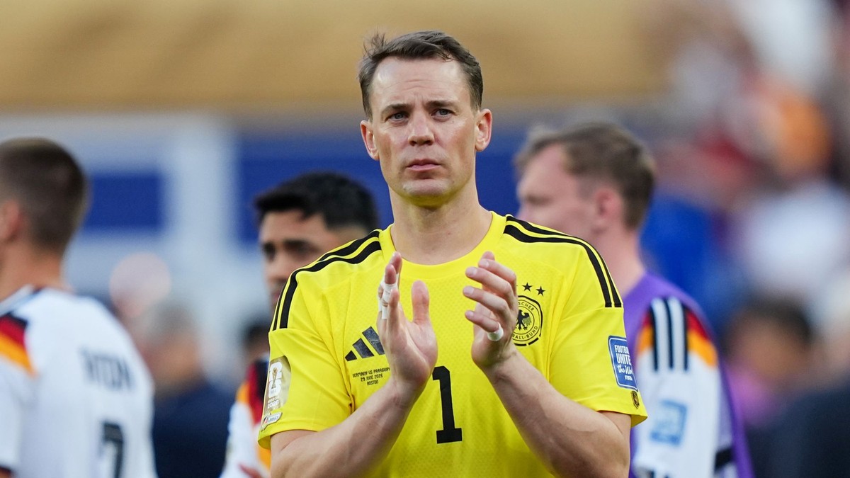 Na snímke brankár Nemecka Manuel Neuer reaguje po prehre v šestnásťfinálovom dueli Nemecko - Paraguaj.