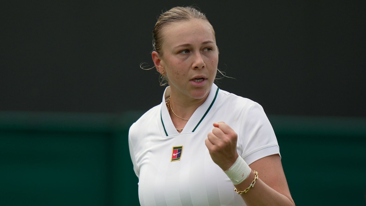 Amanda Anisimovová počas prvého kola na Wimbledone 2026.
